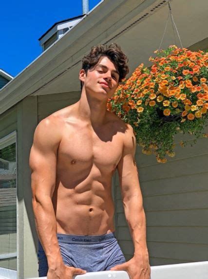 Male TikTokers OnlyFans: Exploring Fans Interest in Models